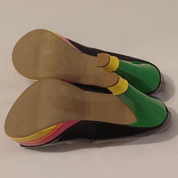UNLISTED (BLACK W/ MULTI-COLORED HIGH HEEL SHOES) - Picture 2 of 2